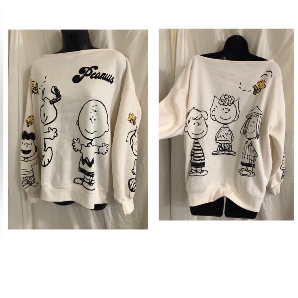 Peanuts Charlie Brown & Friends printed off the shoulder cream sweatshirt size M